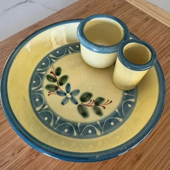 Handcrafted Ceramic Plate Set with Floral Design - Picture 3 of 4